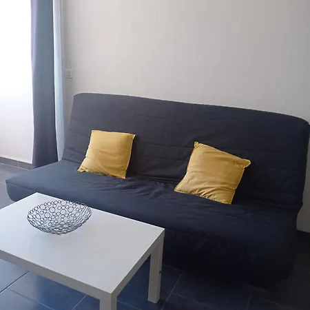 Les Roches Rouges Apartment *